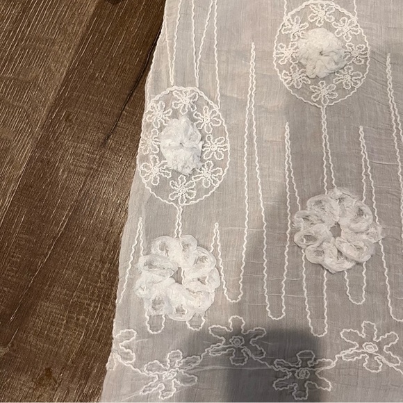 Le Marias Paris Women’s White Semi Sheer Feminine Short Sleeve Silk Top … - Picture 2 of 7